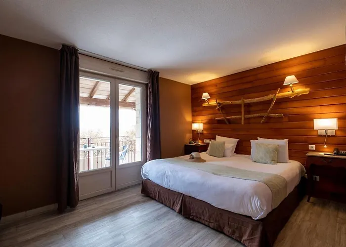 Le Belvédère Et Bien Hotel Lauzerte