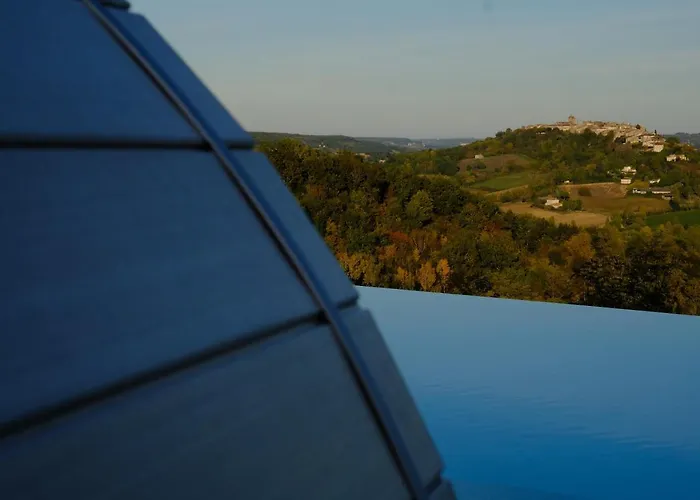 Le Belvédère Et Bien Hotel Lauzerte