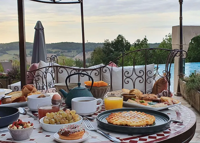 Le Belvédère Et Bien Hotel Lauzerte